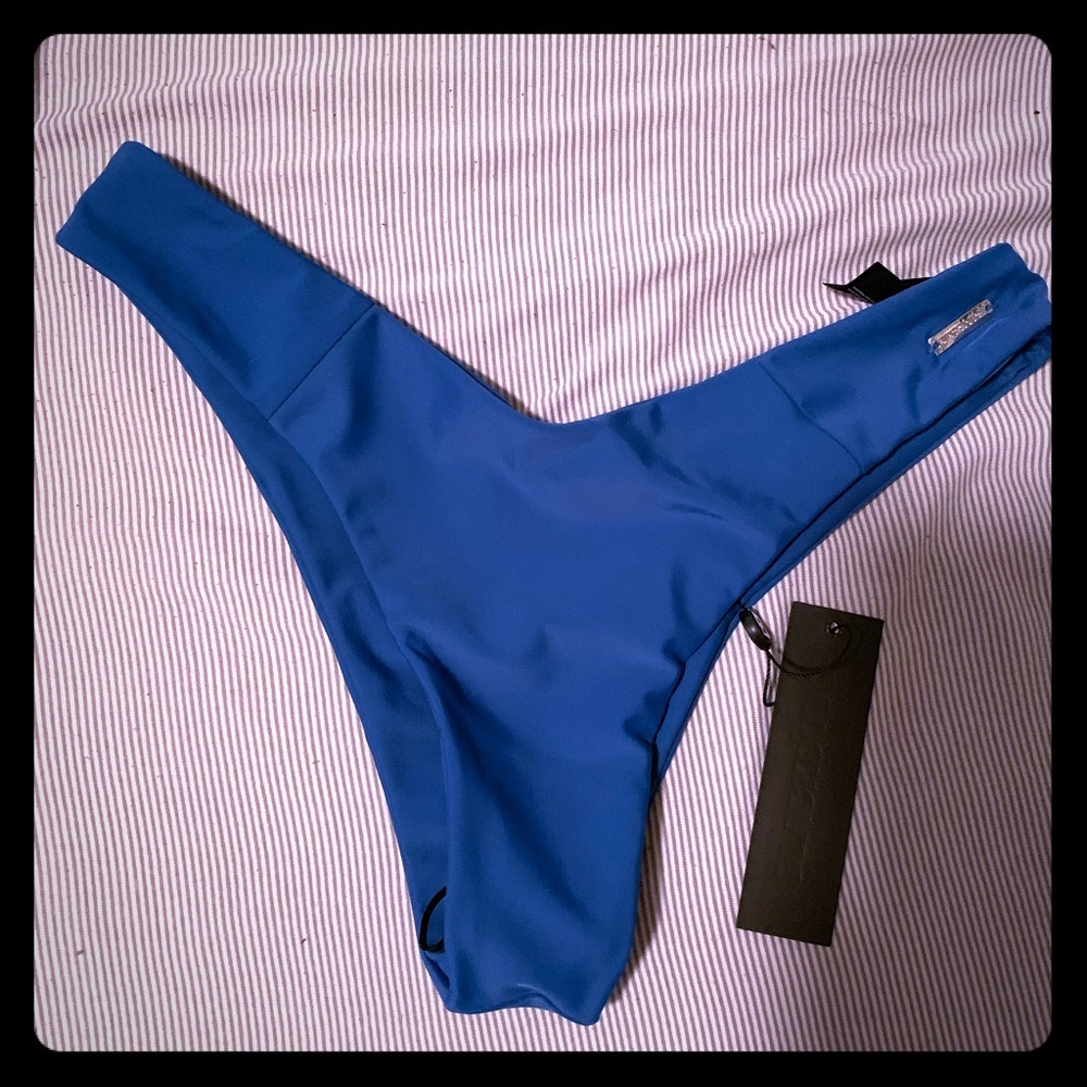 Blackbough Maui Bottom in Blue Soda. Size M. NWT.